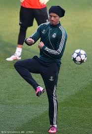 2025 赛季：巴尔的摩金莺队新秀赫利迪（Jackson Holliday）单季贡献 15 轰