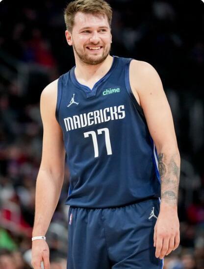 他加快频率 他加快频率